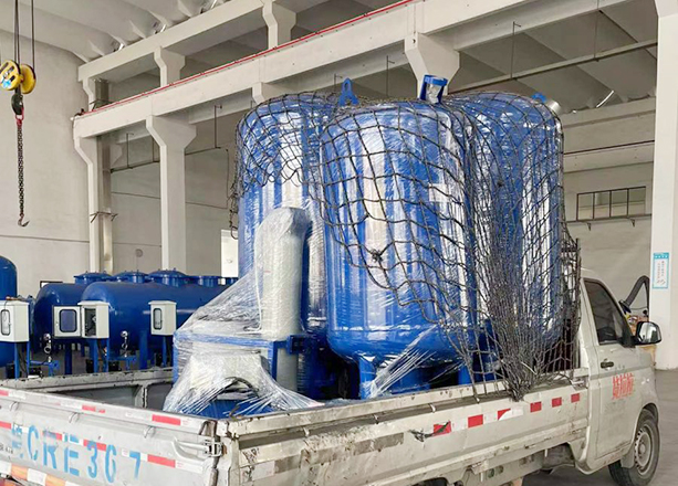 江蘇宜興整車直達(dá)膨脹罐4臺(tái)+全自動(dòng)軟水器1臺(tái)+反沖洗過濾器1臺(tái)